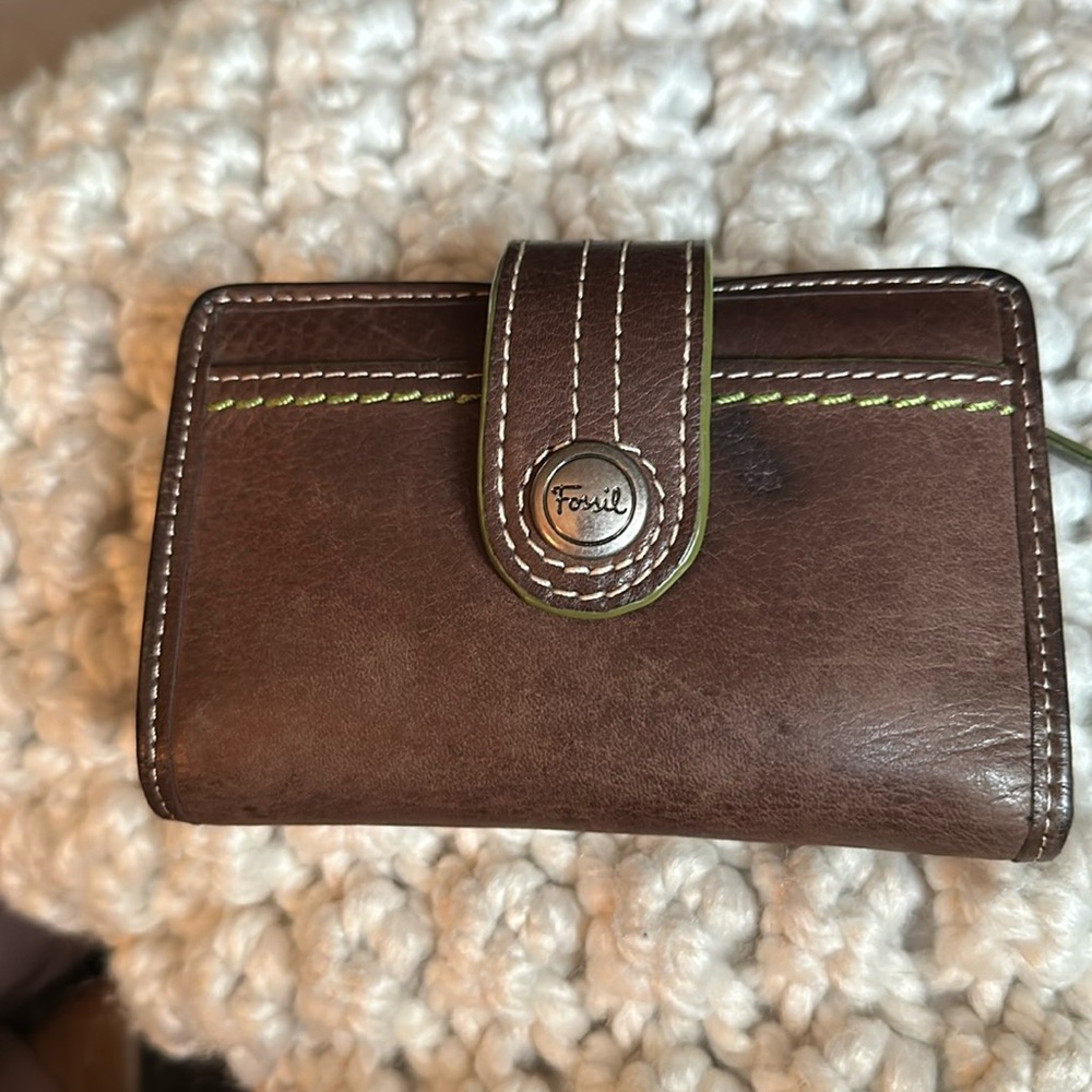Leather fossil wallet.. new like new